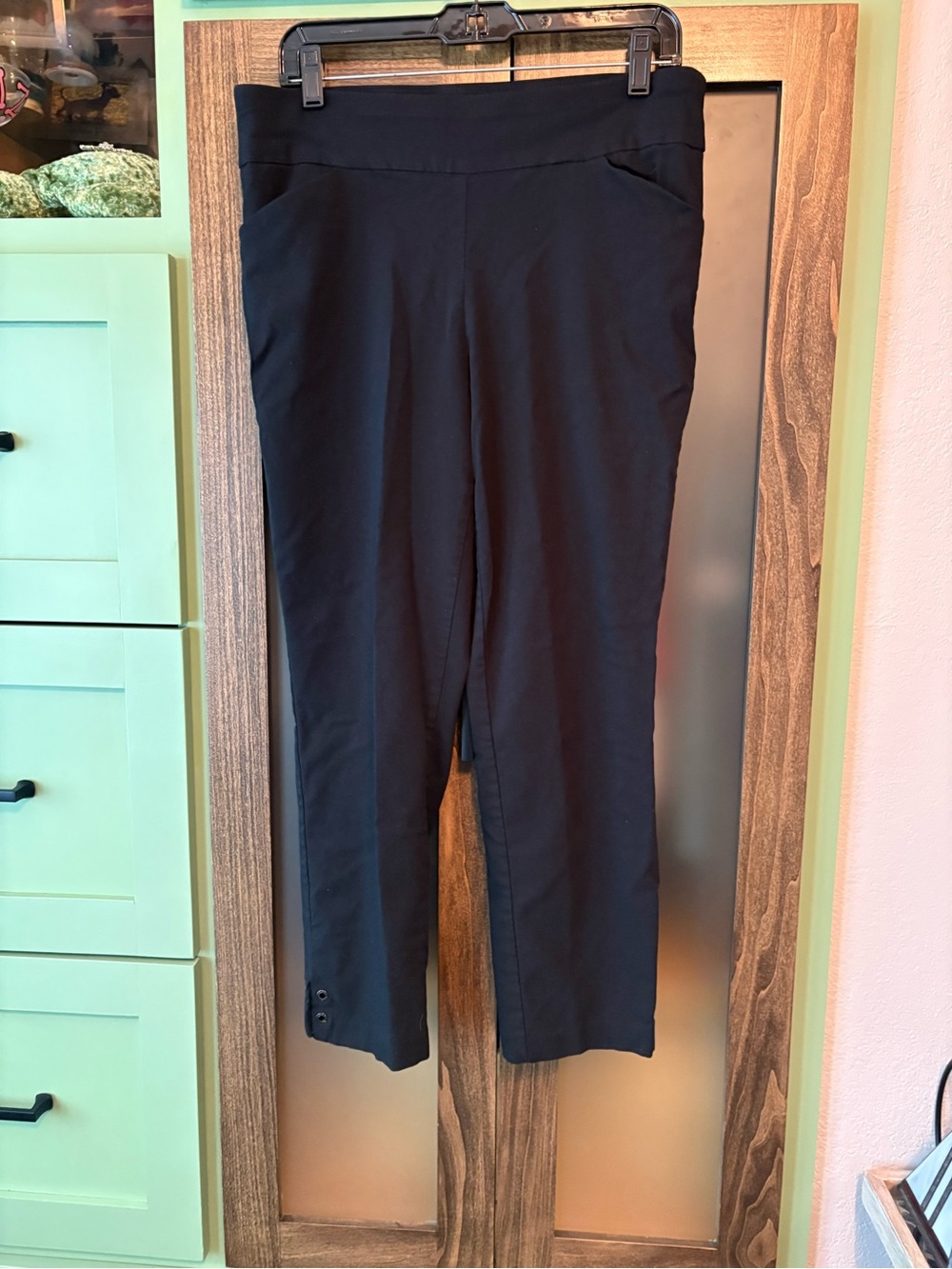 Black Women's Pull-On Stretch Pants